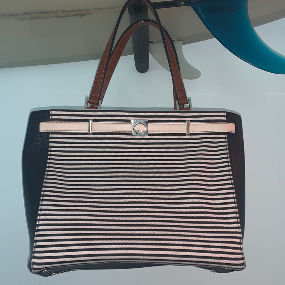 NWOT Kate spade zip up purse